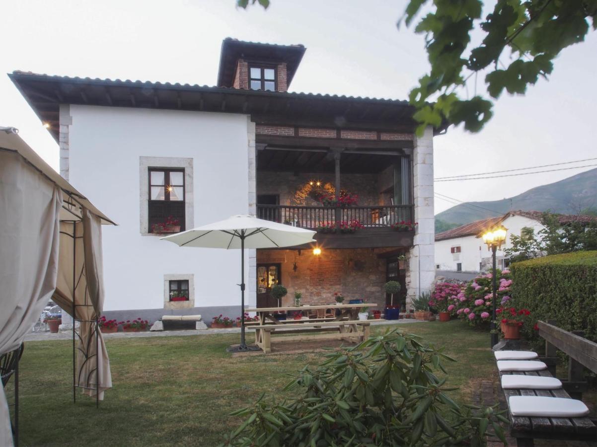 Casa De La Montana Albergue Turistico Avín Exterior foto
